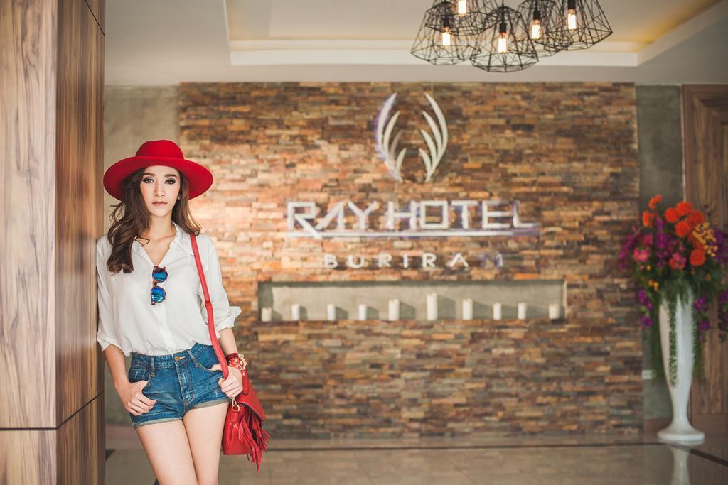 Ray Hotel Buriram Exteriör bild